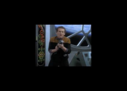 O'Brien executes the Epic Geordi Maneuver O'Brien executes the Epic Geordi Maneuver