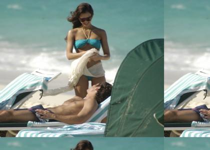 Jessica Alba's Friend has No Class Jessica Alba's Friend has No Class
