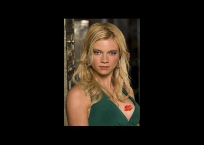 Amy Smart is angry with Max