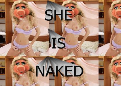 ms piggy gets naked!!!!