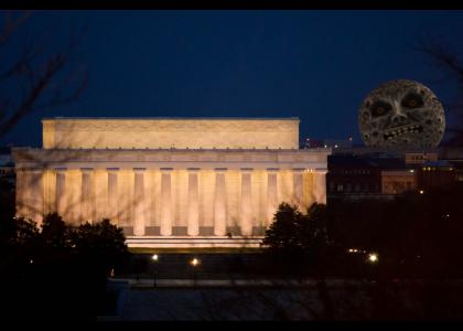 Super Perigee Moon Behind Lincoln Memorial