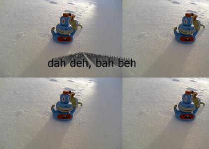 lil toys in dah snow, weee!!!