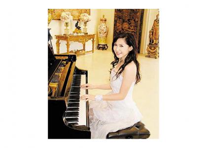 Piano Hands 21: Asian Girl