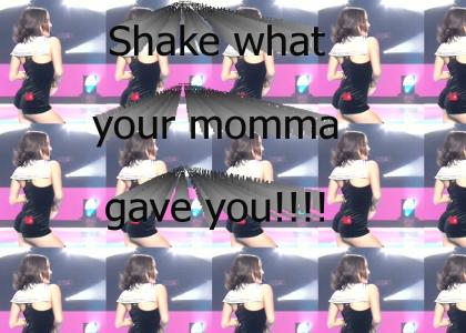 Alizee Shakes what her momma gave her
