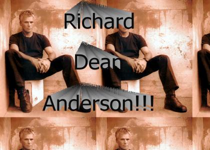 Richard Dean Anderson is the Man Now Dog