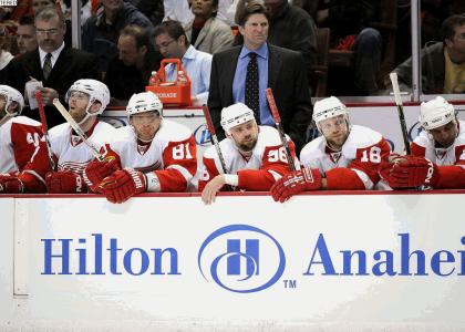 Chris Chelios dies on the bench