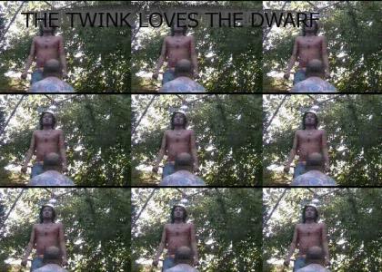 THE TWINK LOVES THE DWARF