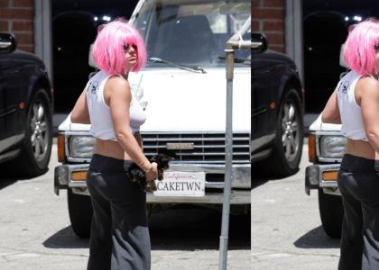 Britney Goes To Bakery