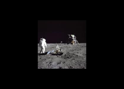 peppers lands on moon
